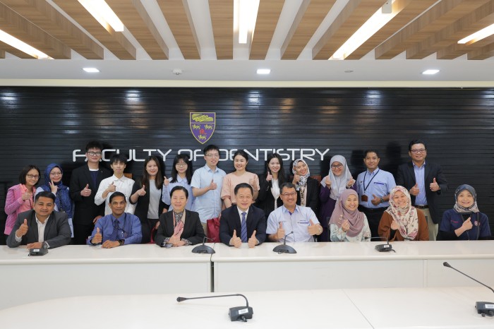 德州扑克
院长廖红兵率团赴马来西亚三所知名大学交流访问 第 2 张