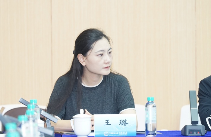 德州扑克
东盟国际德州扑克
承办国家卫生健康委员会“十五五”规划教材《口腔医学技术导论》中期审稿会 第 7 张